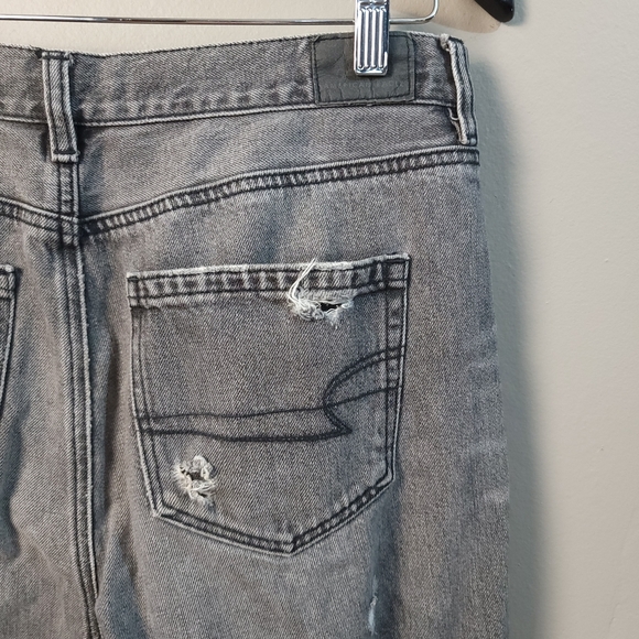 American Eagle EUC Gray Wash 100% COTTON Distressed High Rise Mom Jeans SIZE 10 - Picture 7 of 11